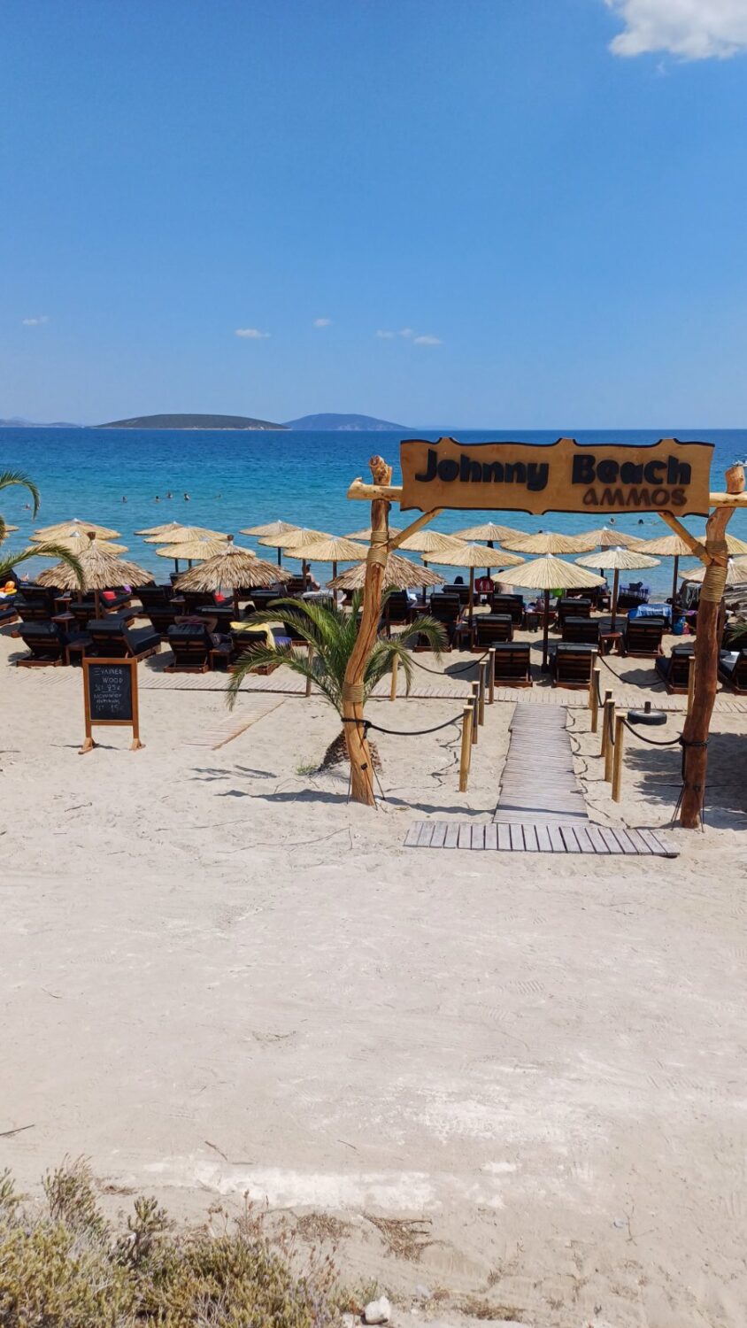 Ξύλινες ξαπλώστρες για beach bar και ξενοδοχεία