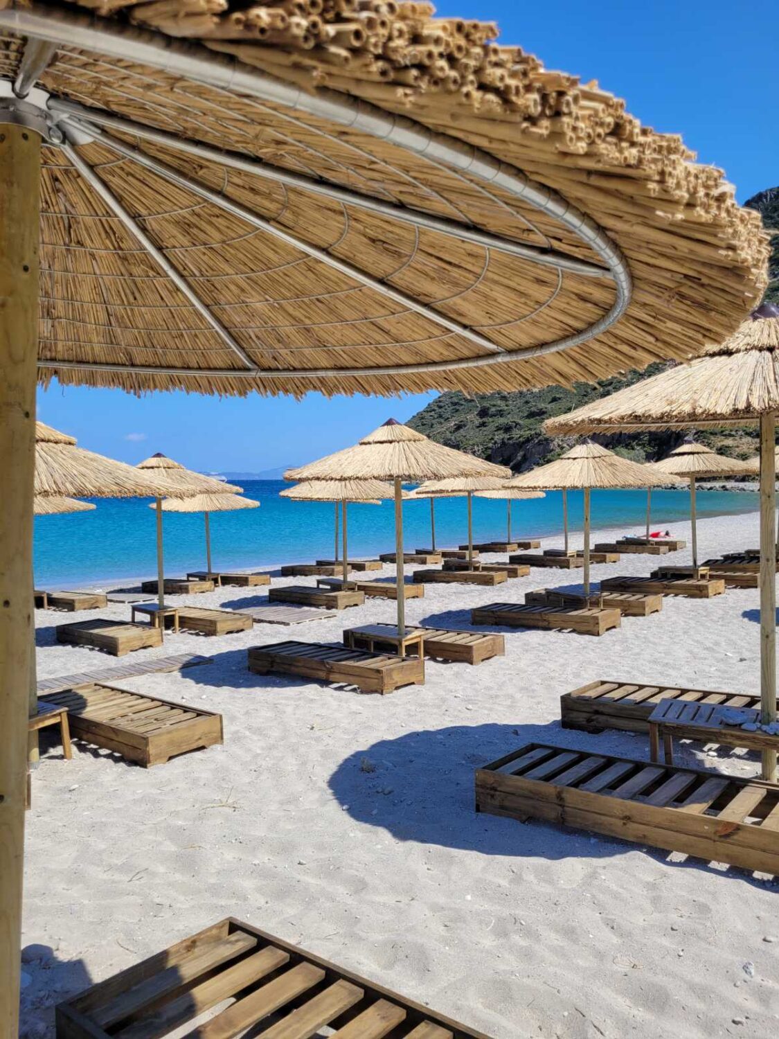 Ξύλινες ξαπλώστρες για beach bar και ξενοδοχεία