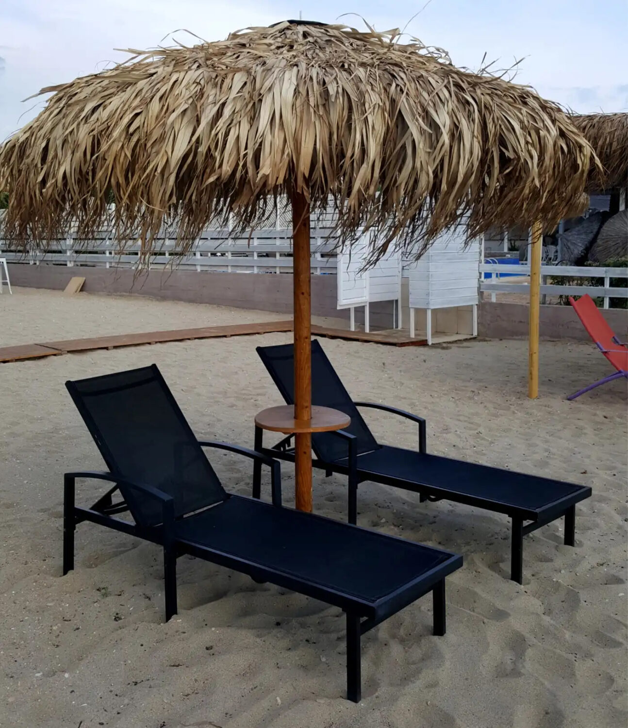 Palm leaf – ομπρέλα κρόσσια- Ψάθινες ομπρέλες για beach bar και ξενοδοχεία