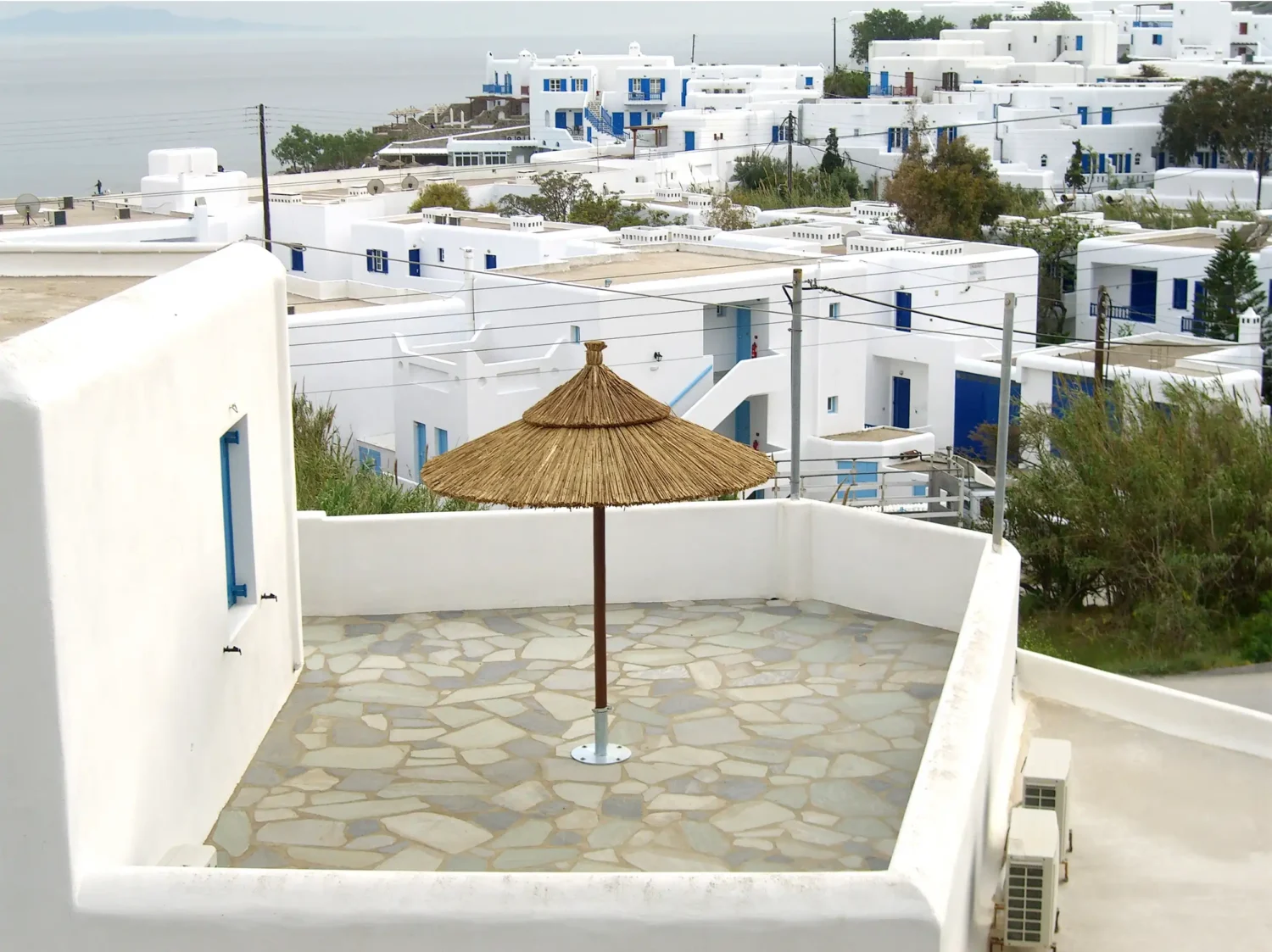 Ψαθινη ομπρέλα για beach bar και ξενοδοχεία