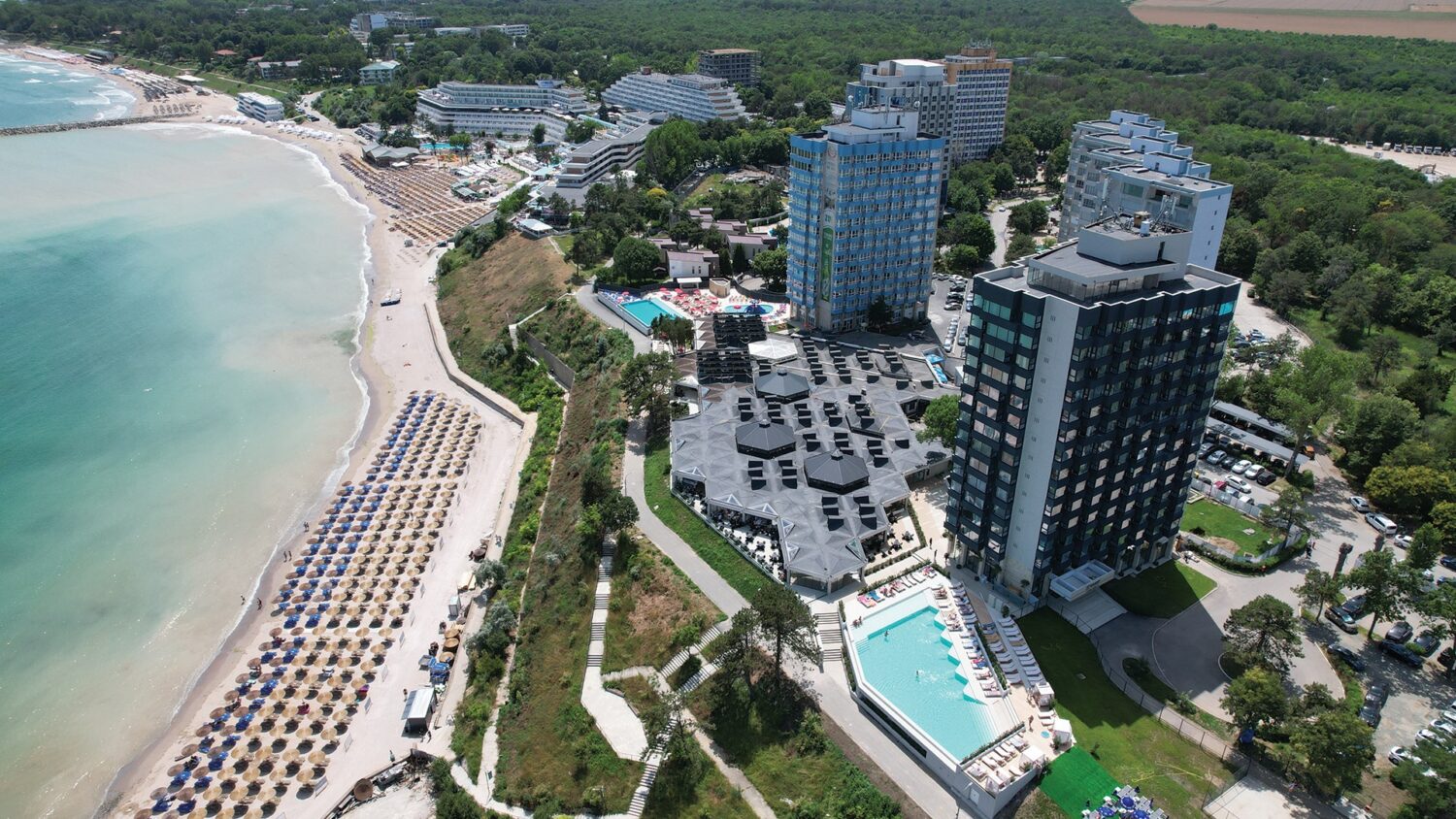 Ψάθινες ομπρέλες για beach bar και ξενοδοχεία