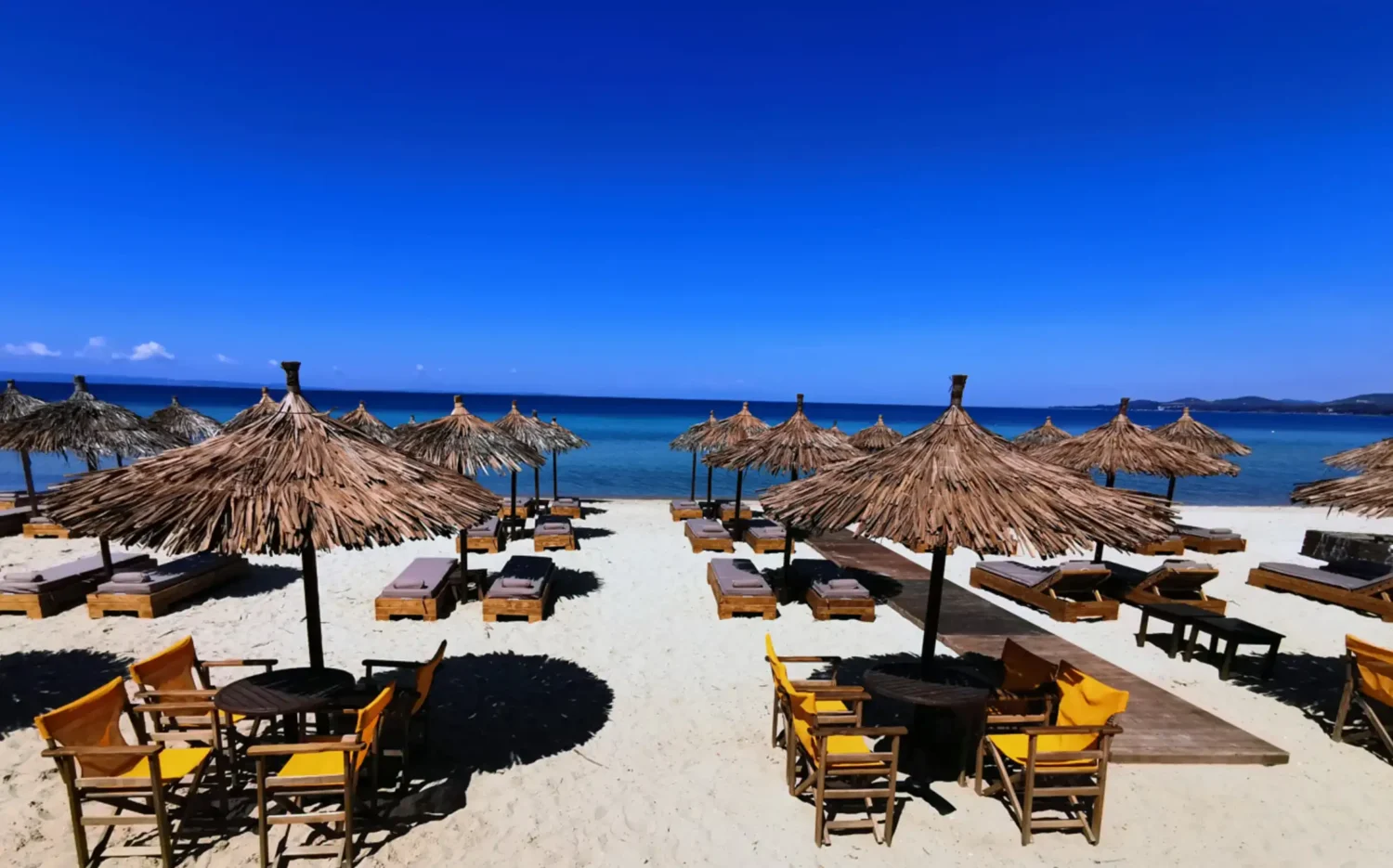 Ψάθινη ομπρέλα μακούτι για beach bar