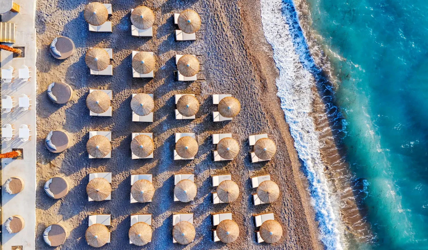 Ψάθινες ομπρέλες για beach bar και ξενοδοχεία