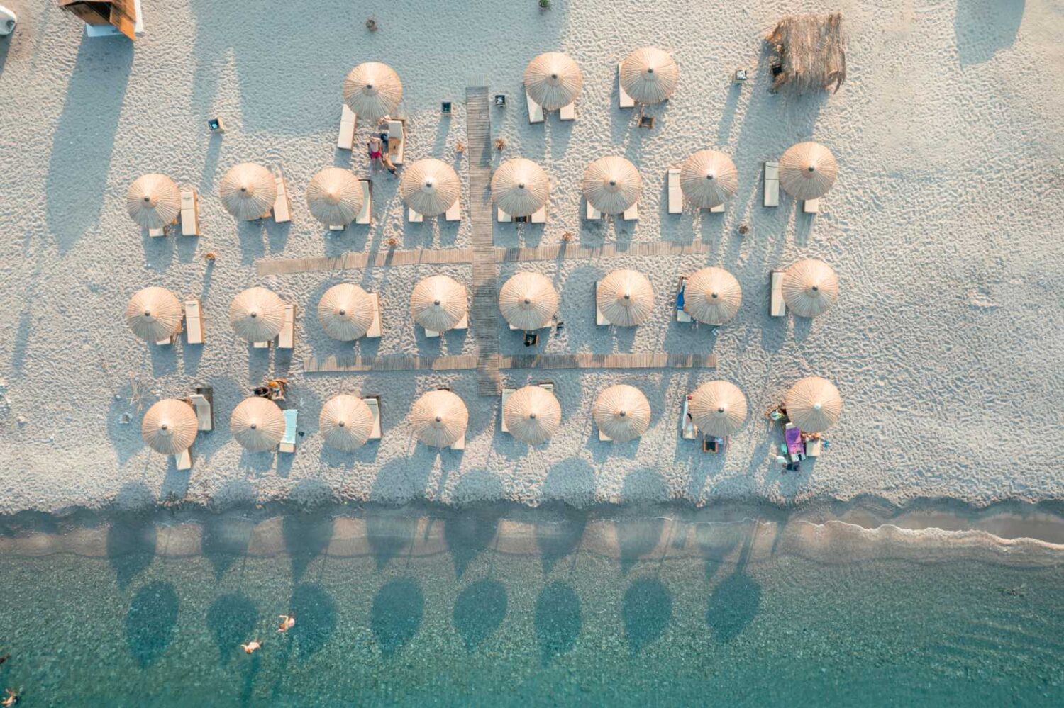 Ξύλινες ξαπλώστρες για beach bar και ξενοδοχεία